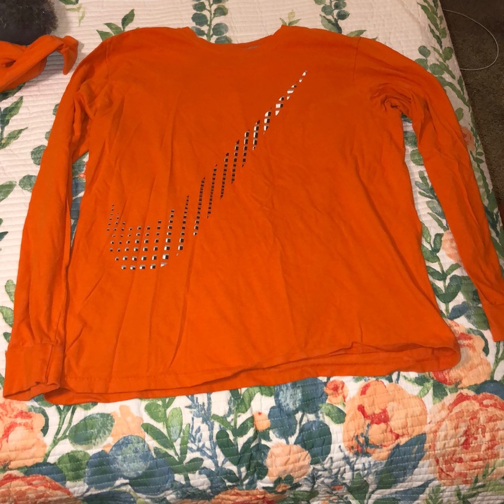 Men’s Long Sleeve Nike Shirt